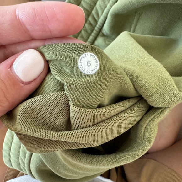 LULULEMON GREEN SWEATPANTS - Picture 2 of 3
